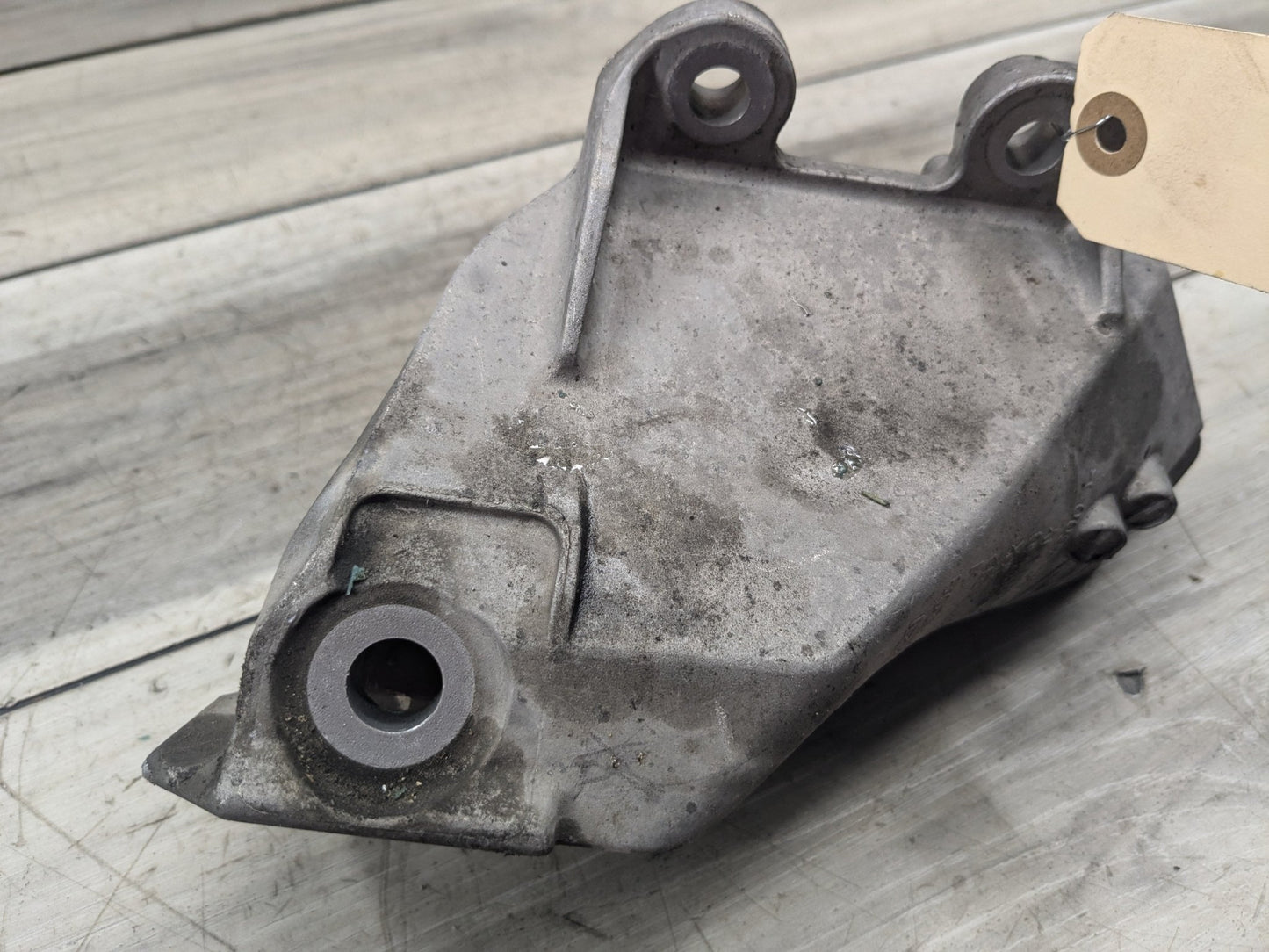 16-22 OEM BMW G12 G30 M550 750 AWD Right Side Engine N63 Motor Mount Bracket