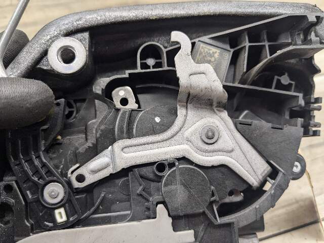 NOTE* OEM BMW F93 G11 G16 G30 REAR Left Driver Side Door Lock Latch Actuator