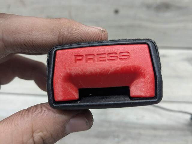 OEM BMW G01 G02 G20 X3 X4 330 M340 840 850 M8 Front Right Left Seatbelt Buckle