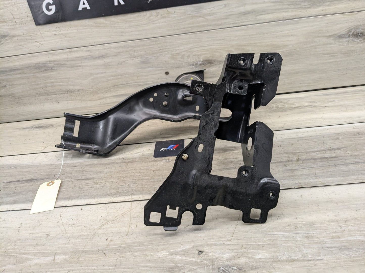 OEM BMW F90 G30 530 540 M550 M5 Left Driver Side Headlight Support Mount Bracket