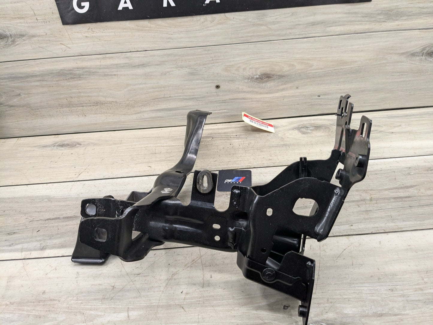 OEM BMW F90 G30 530 540 M550 M5 Left Driver Side Headlight Support Mount Bracket