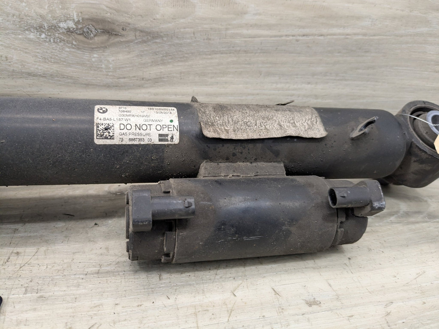 17-23 OEM BMW G30 M550 Rear Left Driver Side Strut Shock Absorber w/ Spring VDC
