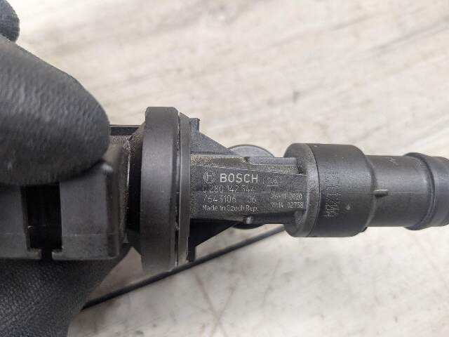 OEM BMW G01 G02 G05 G12 G20 G30 Fuel Tank Vapor Breather Valve B46 B58