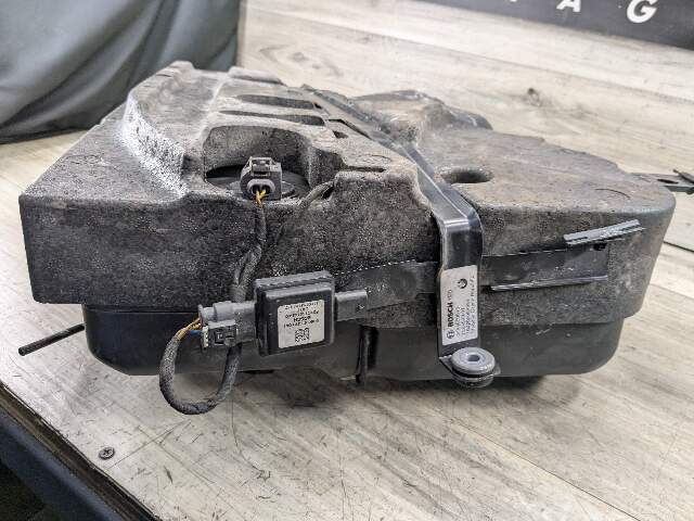09-13 OEM BMW E70 X5 Diesel Sedan SCR Selective Catalytic Reduction DEF Tank