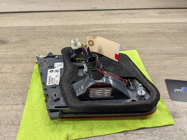 09-15 OEM BMW F01 F02 750 LED Rear Right Passenger Side Inner Tail Light