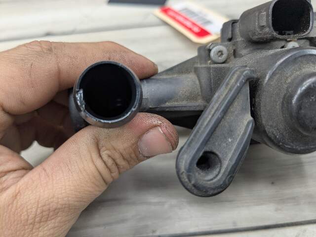 OEM BMW F01 F02 F06 F07 F10 F12 F13 M5 M6 Engine Water Heater Control Valve Pump