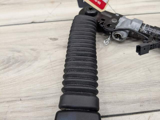 13-16 OEM BMW F10 F07 F01 F02 740 M5 Front Right Passenger Side Seatbelt Buckle