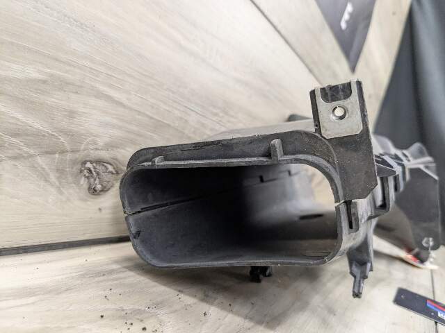 06-10 OEM BMW E92 E93 328 330 335 Front Right Passenger Side Brake Air Vent Duct