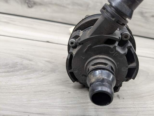 OEM BMW F23 F30 F32 F36 F80 F82 M3 Engine B46 S55 Auxiliary Coolant water Pump