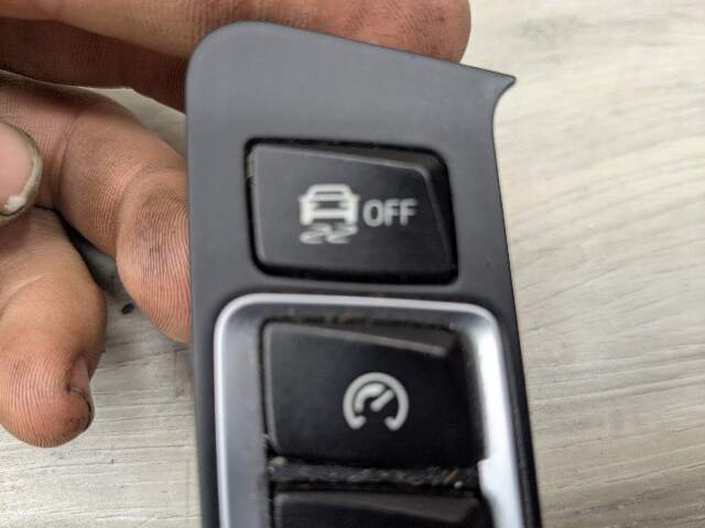 15-20 OEM BMW F80 F82 F83 F87 M2 M3 M4 Operating Unit Center Console Switch