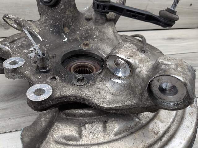 15-20 OEM BMW M2 M3 F80 M4 F82 F83 Rear Left Wheel Hub Spindle Knuckle Assembly