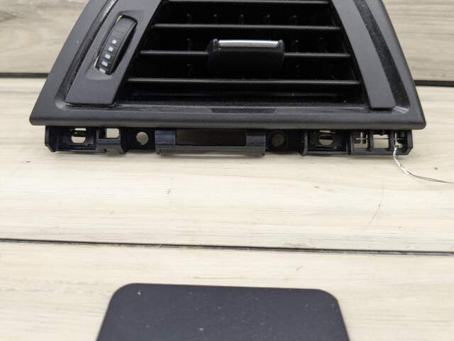 12-20 OEM BMW F30 F32 F33 F80 F82 M4 335 Passenger Air AC Vent Dash Grille