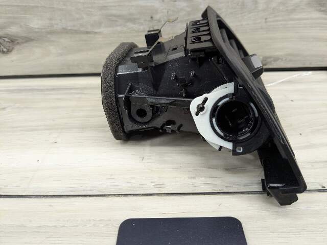 12-20 OEM BMW F30 F32 F33 F80 F82 M4 335 Passenger Air AC Vent Dash Grille