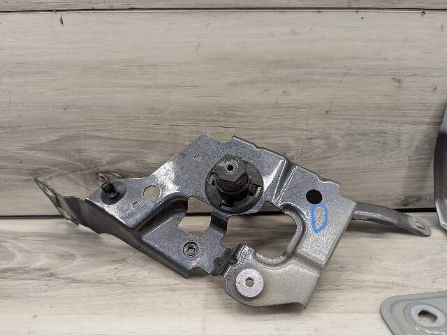 19-24 OEM BMW G20 330 M340 Front Left Driver Side Fender Wing Holder Bracket SET