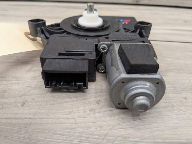 OEM BMW G20 G80 330 M340 REAR Right Passenger Side Door Window Regulator Motor