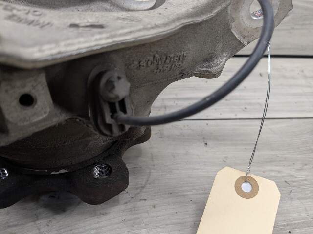 19-24 OEM BMW G20 330 Rear Suspension Right Knuckle Wheel Hub Spindle Bearing