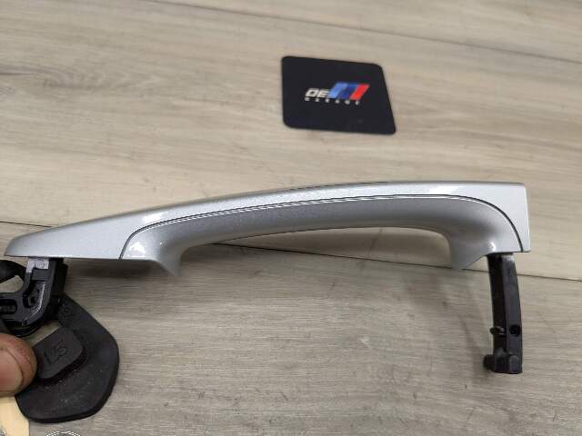 OEM BMW M2 F22 F30 F36 F32 M3 M4 COMFORT ACCESS Driver Door Handle Silver A83