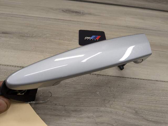 OEM BMW M2 F22 F30 F36 F32 M3 M4 COMFORT ACCESS Driver Door Handle Silver A83