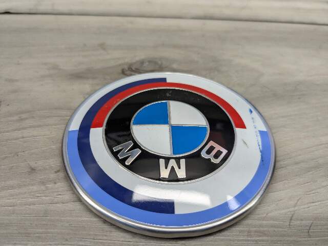 21-25 OEM BMW G22 G23 G42 230 M240 340 M440 Hood Badge 50 years M Diameter 82MM