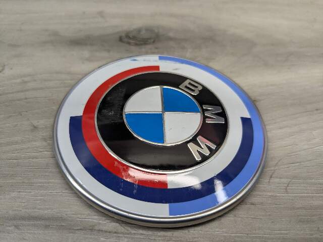 21-25 OEM BMW G22 G23 G42 230 M240 340 M440 Hood Badge 50 years M Diameter 82MM