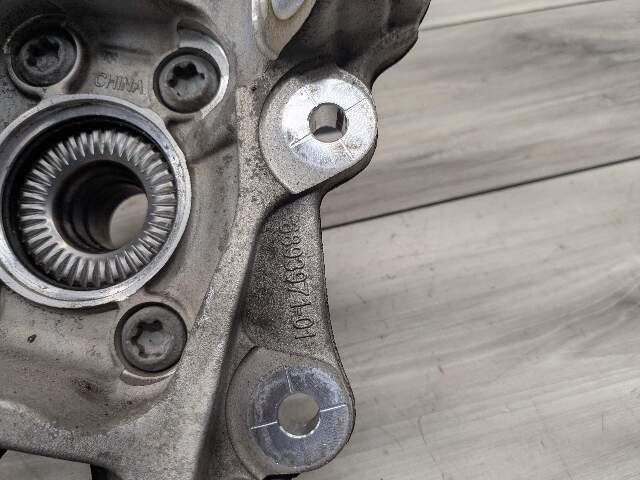 22-25 OEM BMW G42 230 M240 REAR Left Driver Knuckle Wheel Hub Spindle Bearing
