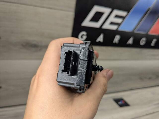 OEM BMW G20 G30 G42 330 M340 Radio Remote Receiver Tire Pressure Control Module