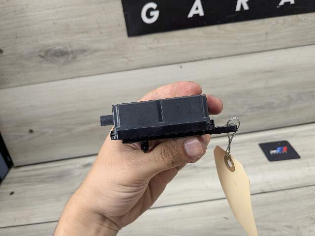 OEM BMW G20 G30 G42 330 M340 Radio Remote Receiver Tire Pressure Control Module