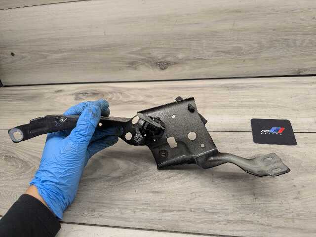 22-25 OEM BMW G42 230 M240 Front Left Fender Wing Holder Bracket SET