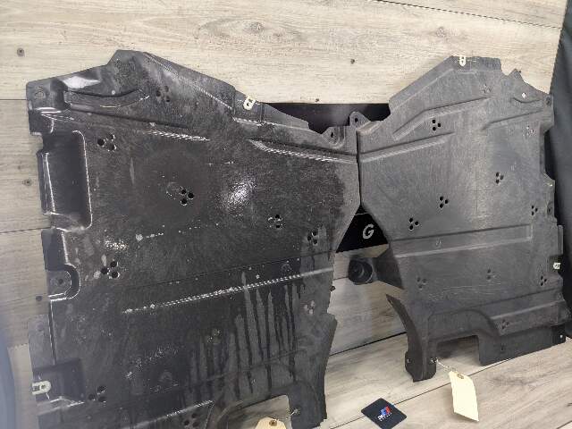 22-25 OEM BMW G42 230 M240 Left Right Gas Tank Under Shield Splash Guard Cover