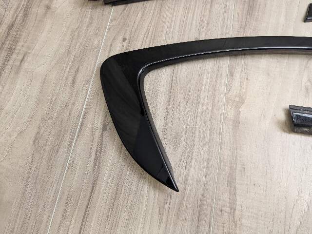 22-25 OEM BMW G42 G87 Right Passenger Side Door Belt Molding Trim SHADOW GLOSS