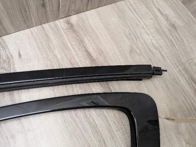22-25 OEM BMW G42 G87 Left Driver Side Door Belt Molding Trim SHADOW GLOSS