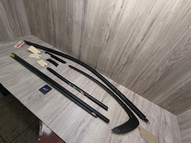 22-25 OEM BMW G42 G87 Left Driver Side Door Belt Molding Trim SHADOW GLOSS