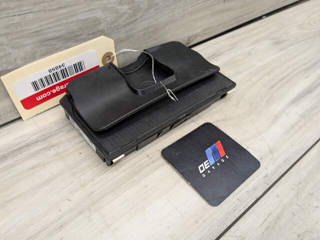 16-19 OEM BMW G11 G12 740 750 M760 Wireless Phone Charger Control Module
