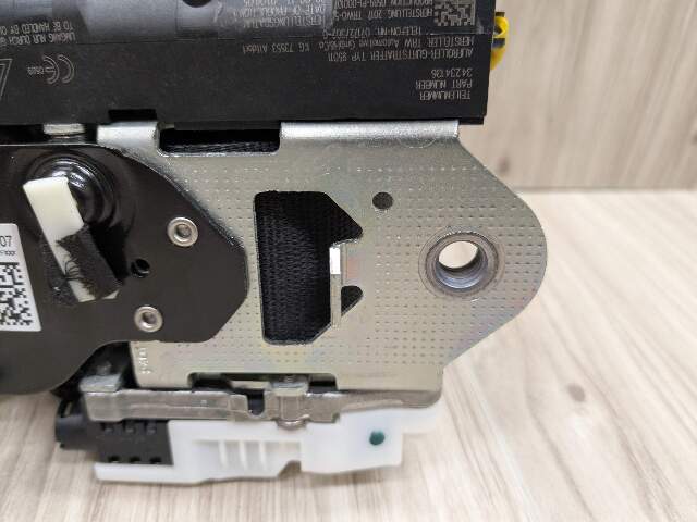 OEM BMW G01 G02 F97 F98 X3 X4 Front Right Passenger Seat Belt Seatbelt Retractor