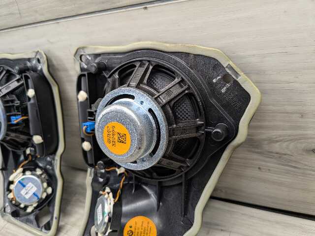 OEM BMW F01 F02 750 Front Left Right Door Sound Speakers Tweeters