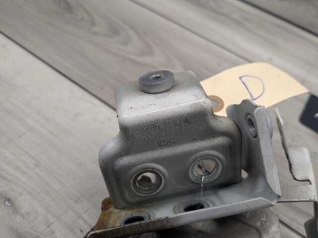 16-19 OEM BMW G11 G12 740 750 M760 Front Left Driver Fender Holder Bracket SET