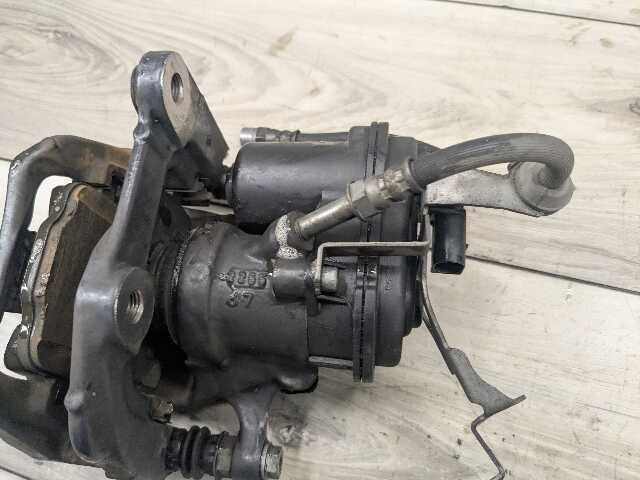 OEM BMW G12 740 750 G14 G15 G16 840 G30 540 Rear Right Passenger Brake Caliper