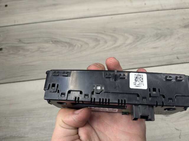 OEM BMW G01 G02 F97 F98 X3 X4 AC Rear Heater Climate Control Switch Panel
