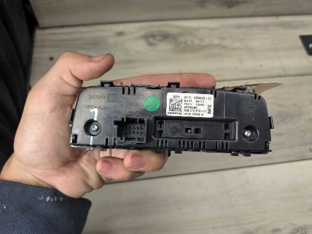 OEM BMW G01 G02 F97 F98 X3 X4 AC Rear Heater Climate Control Switch Panel
