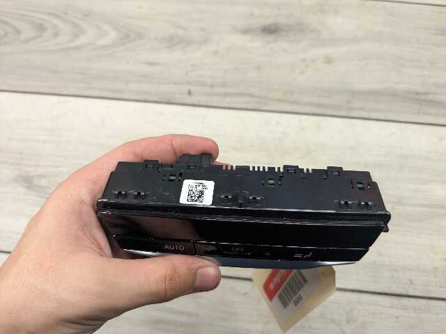 OEM BMW G01 G02 F97 F98 X3 X4 AC Rear Heater Climate Control Switch Panel