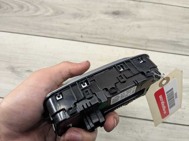 OEM BMW G01 G02 F97 F98 X3 X4 AC Rear Heater Climate Control Switch Panel
