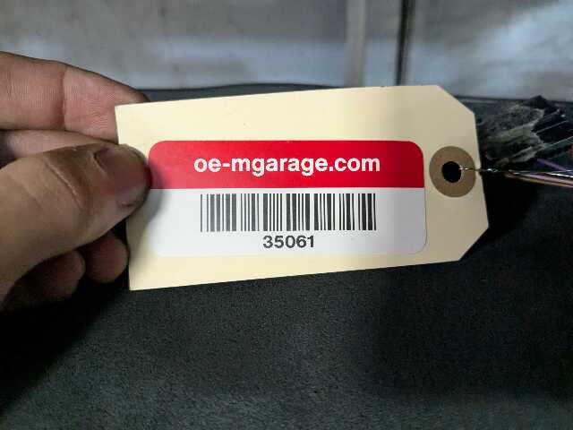 *16-19 OEM BMW G11 G12 750 REAR Seat Center Armrest Headrest Cup Holder