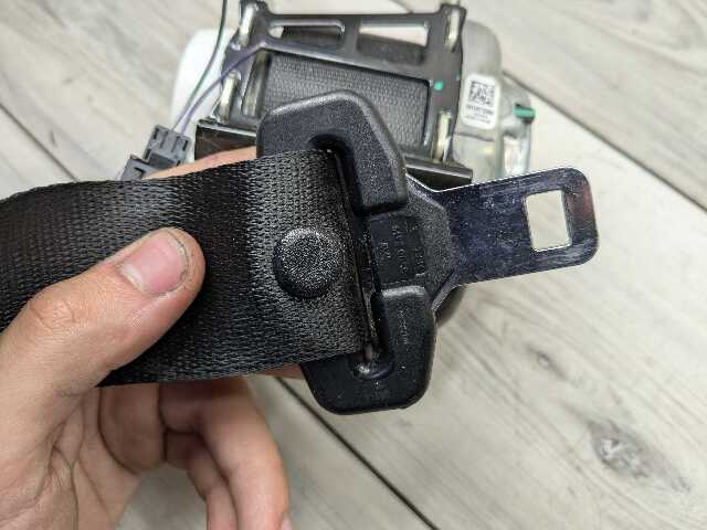 OEM BMW F97 F98 G01 G02 X3 X4 REAR Right Passenger Seat Belt Seatbelt Retractor