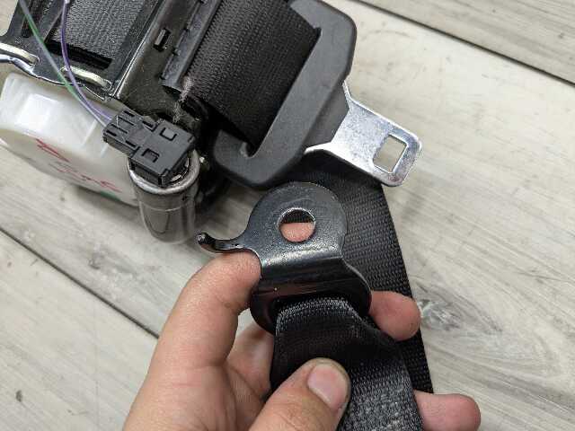 OEM BMW F97 F98 G01 G02 X3 X4 REAR Right Passenger Seat Belt Seatbelt Retractor