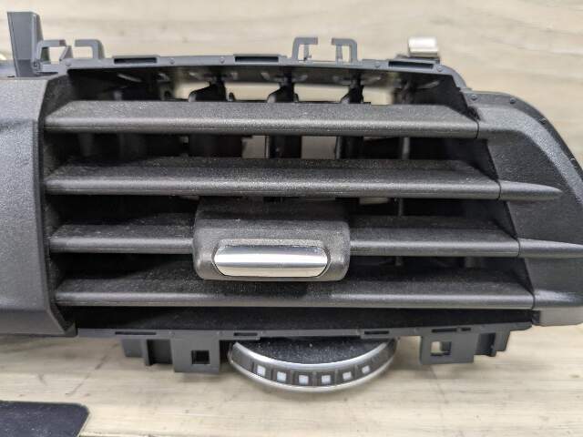 18-21 OEM BMW G01 G02 F97 F98 X3 X4 X3M X4M Dashboard AC Air Vent Center Grille