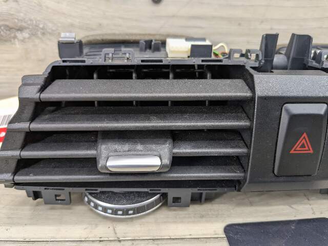 18-21 OEM BMW G01 G02 F97 F98 X3 X4 X3M X4M Dashboard AC Air Vent Center Grille