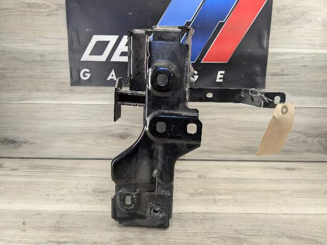 19-24 OEM BMW G05 G06 G07 X5 Front Right Passenger Bumper Reinforcement Bracket