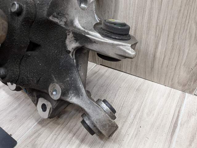 19-24 OEM BMW G20 330 M340 REAR Left Driver Side Knuckle Hub Spindle Bearing