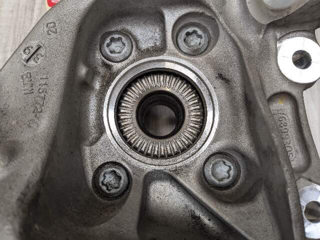 19-24 OEM BMW G20 330 M340 REAR Left Driver Side Knuckle Hub Spindle Bearing