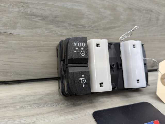 19-25 OEM BMW F95 G05 X5 X5M Sunblind Sunshade Roller Blind Control Switch